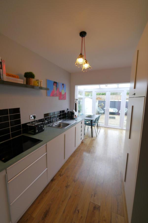 Quirky Spacious Ground Floor Victorian Garden Flat เวอร์ทิง ภายนอก รูปภาพ