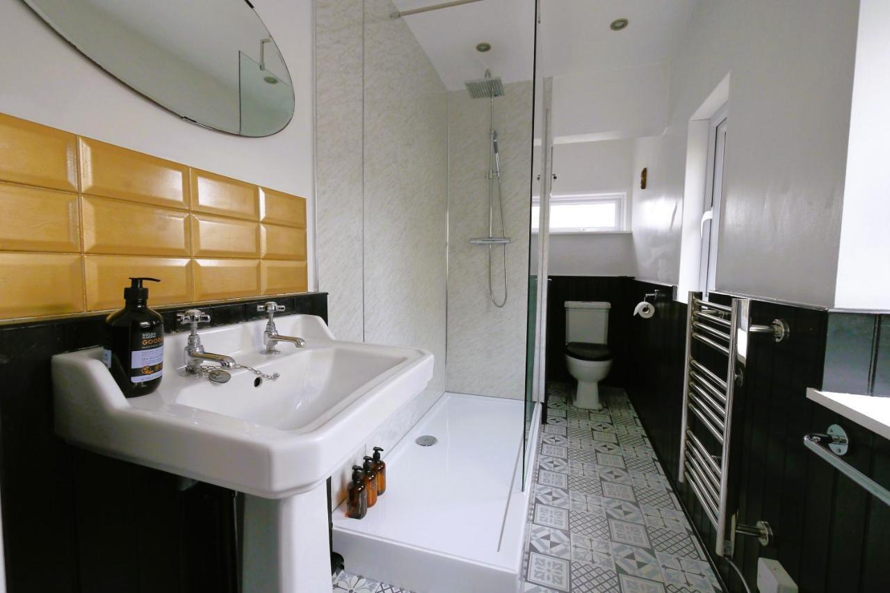 Quirky Spacious Ground Floor Victorian Garden Flat เวอร์ทิง ภายนอก รูปภาพ