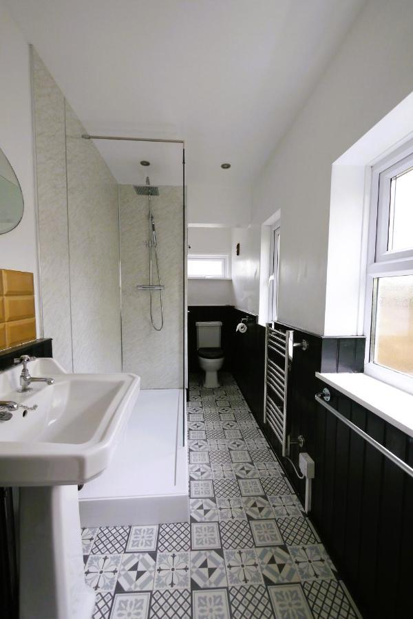 Quirky Spacious Ground Floor Victorian Garden Flat เวอร์ทิง ภายนอก รูปภาพ
